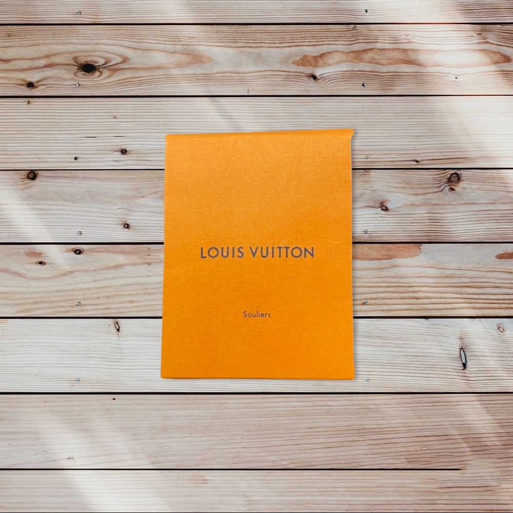LOUIS VUITTON mini BOX WITH LACES